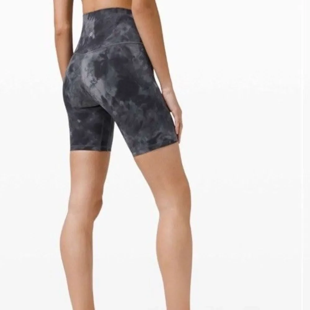 Lululemon Size 10 Align High-Rise Short 8” Gray Diamond Dye